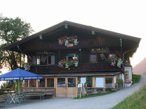 Der Alpengasthof Stallhäusl ist bei Einheimischen und Gästen beliebt.