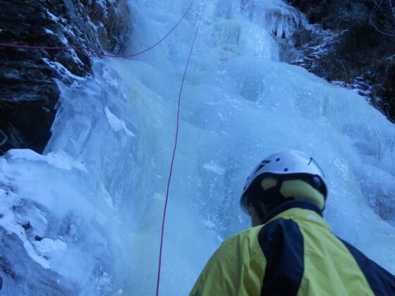 Gutes Eis im Eisfall Rinne