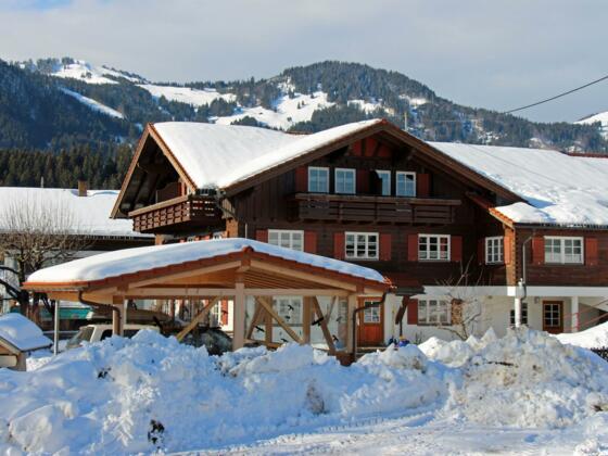 Lage inmitten von Wandergebieten, Nähe Skigebieten