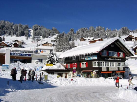 Haus Edelweiß im Neuschnee