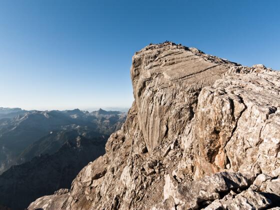 Watzmann-Hocheck - auf dem Gipfel herrscht bereits reges Treiben.