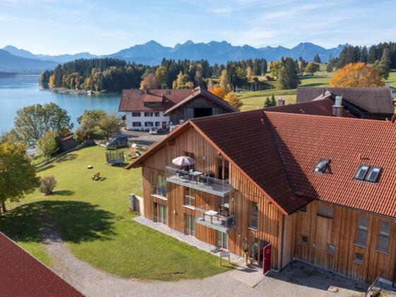 Hotel Außen Herbst 2021©Tanner Werbung