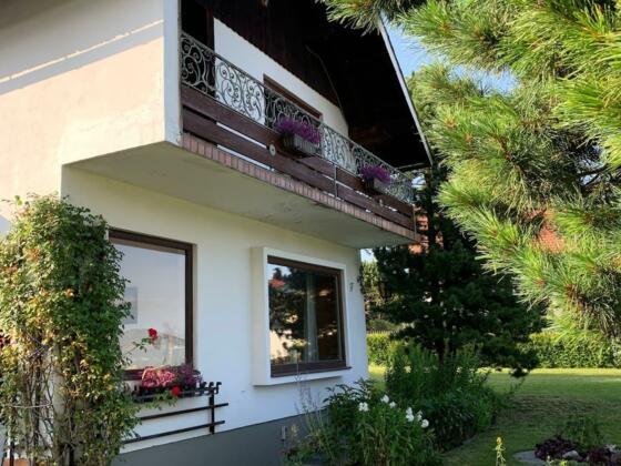 e68c32b9-f959-4de1-a1f6-d627d4f6f10c