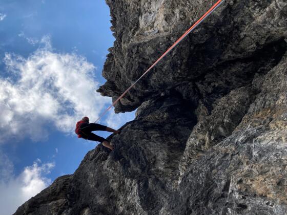 Abseilen über die Abseilpiste am Engelkarturm, Lechtaler Alpen.