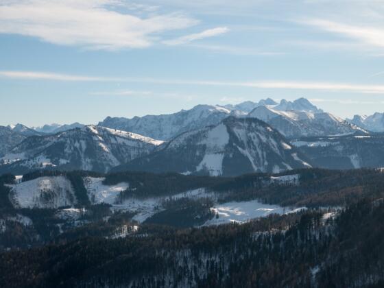 Blick vom Zwölferhorn auf Postalm und Dachstein