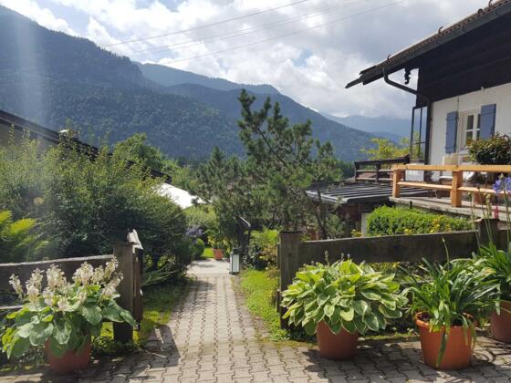 Blick in die Berge zum Eingang