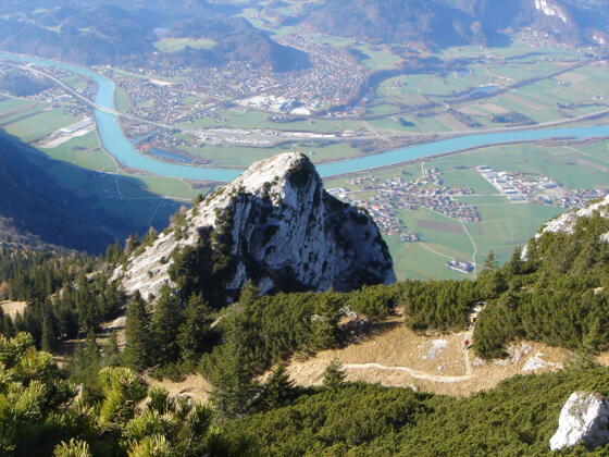 Tiefblick zur Naunspitze und ins Inntal vom Anstieg auf das Petersköpfl
