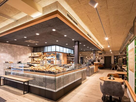 Verkaufsraum_Meisterb%c3%a4ckereiHolzinger