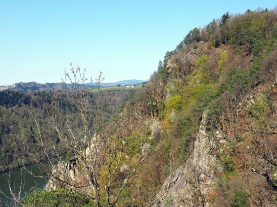 Gr. Steinerfelsen 543m vom Kl. Steinerfelsen gesehen