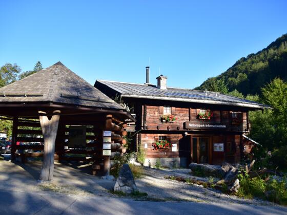 Infostelle_mit_Pavillion_Wimbachbruecke