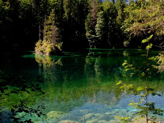 Der Badersee mit der Zugspitze im Hintergrund