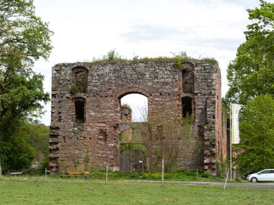 Kirchenruine Aura