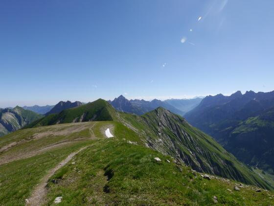 Kreuzeck (Bildmitte) von Süden