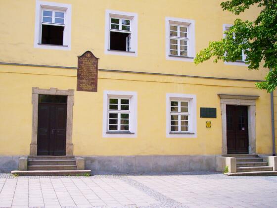 Gedenktafel am Jean-Paul-Gymnasium