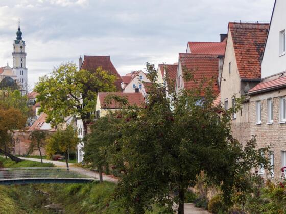 Schleifenroute - Blick auf die historische Stadtmauer