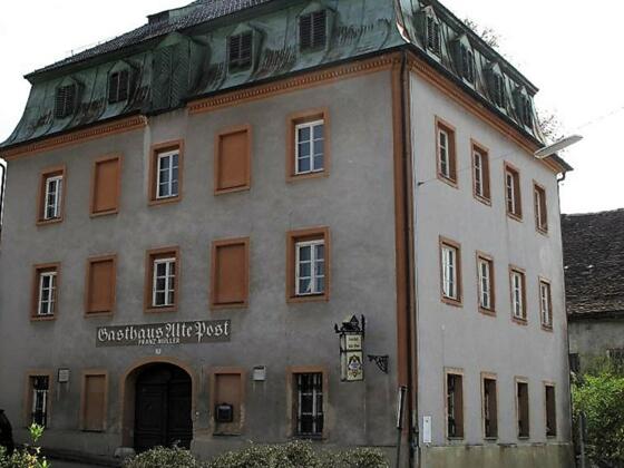 Triftern, Alte Post, Hauptgebäude