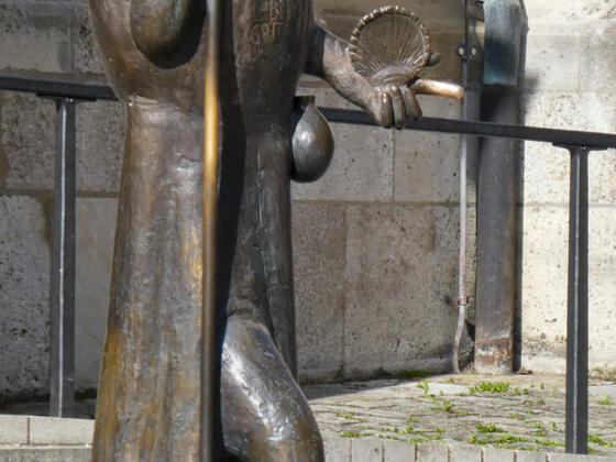 Rothenburg ob der Tauber, Jakobuskirche, Pilgerstatue