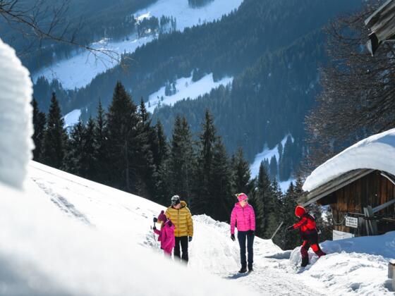 Rast beim Winterwandern