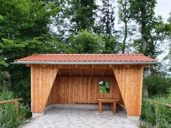 Rastplatz Info-Stadel am Glücksseen-Weg - Wasser erleben bei Zellerberg