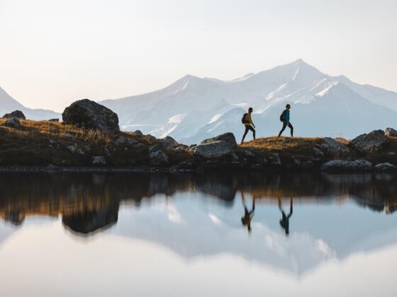 Venediger-Blick: Schon an den Wildalmseen eröffnet sich die grandiose Fernsicht in die Hohen Tauern.