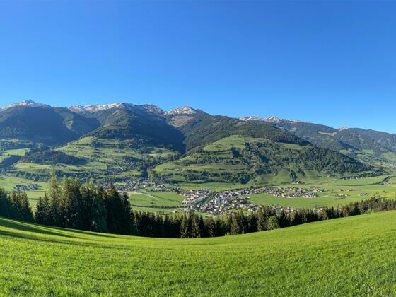 Toller Ausblick über Niedernsill auf die Kitzbüheler Alpen