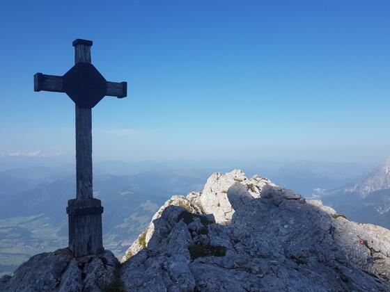 Ein Marterl zwischen Persailhorn und Mitterhorn