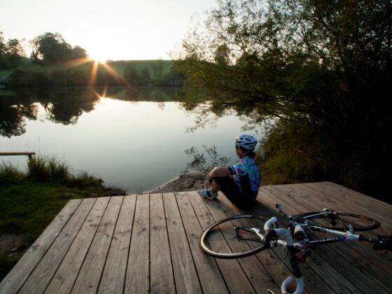 Abendliche Rast am Wasser