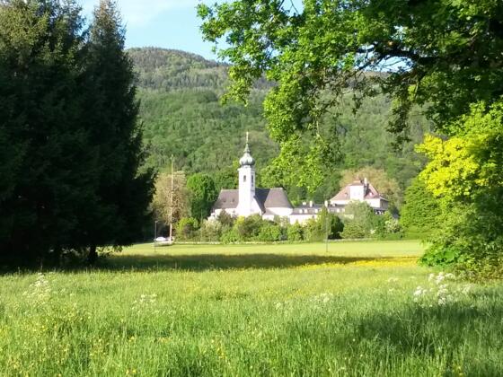 Schloss Aigen mit Pfarrkirche