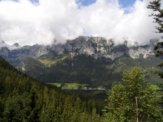 Wunderbare Aussicht auf den Hintersee und die Berge im Nordwesten