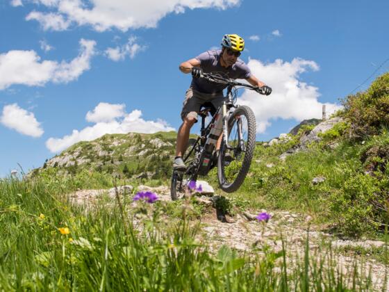 Mit dem Mountainbike unterwegs am Formarinsee