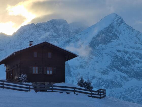 Eckbauer mit Blick zur Alpspitze