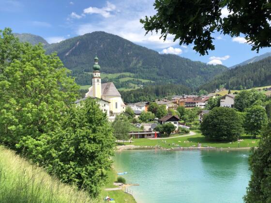 Reither See Blick vom Wasserwanderweg Alpbachtal