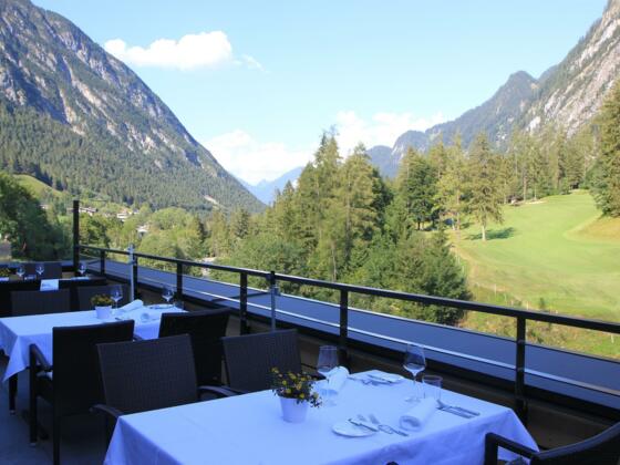 Hotel Sarotla Terrasse mit Aussicht