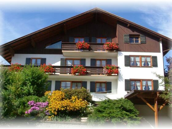 haus-vorderansicht (1)