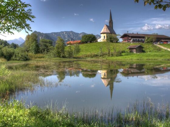 Einsiedl Kirche mit Weiher Inzell