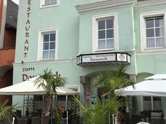 Hotel Restaurant Donaueck Eingang