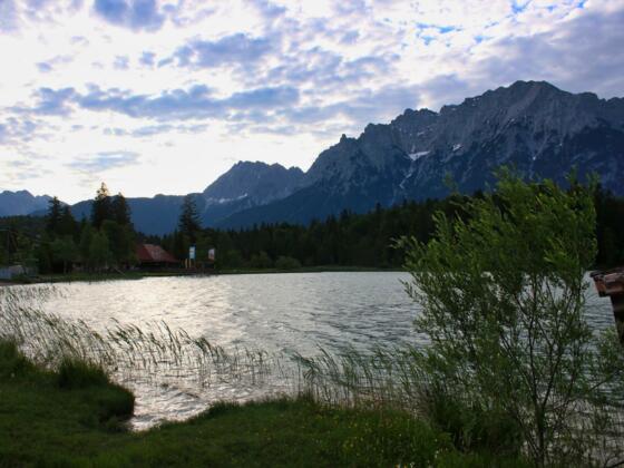 Lautersee mit Karwendel im Hintergrund
