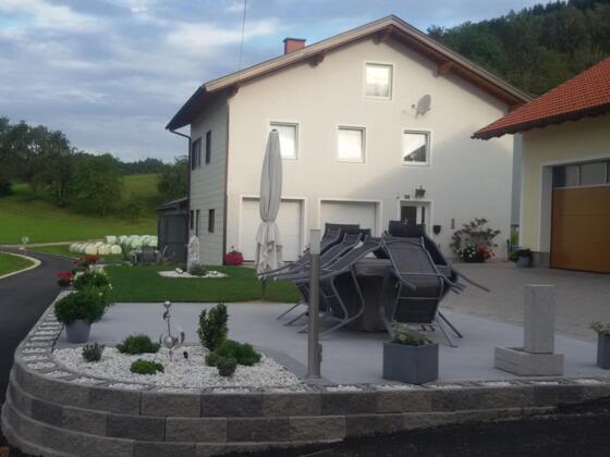 Ferienhaus mit Vorplatz