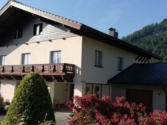 Hausansicht im Winter