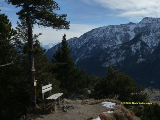 am Gipfel des Salober 1293 m), Blick übers Vilstal