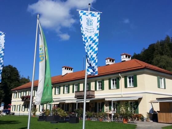 seelavie_seeterrasse_fahnen