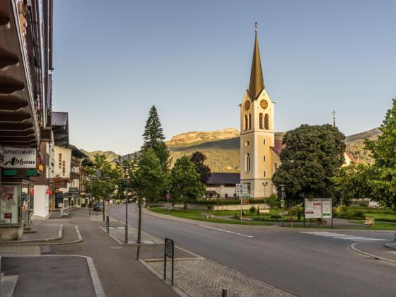 Bergsommer Riezlern Kirche