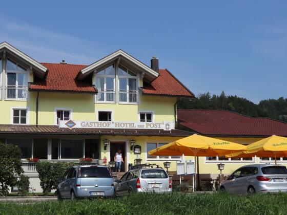Gasthof Hotel zur Post Erlau im Winter