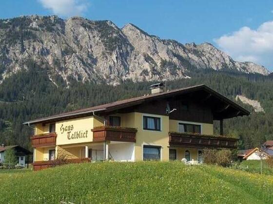 Süd- Ostansichtansicht von unserem Haus mit Ferienwohnungen und Gästezimmer