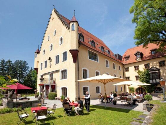 Aussenansicht Schloss zu Hopferau