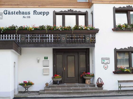 Aussenansicht im Sommer