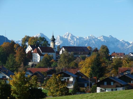 Wildsteig mit Panoramablick auf die Alpenkette