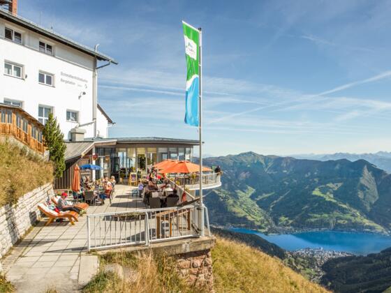 Schmitten Cafe mit traumhaftem Ausblick auf den Zeller See