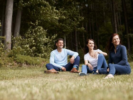 WoodFashion-Shooting-Guglwald %c2%a9-Alexander-Kaiser-lichtlinien_at