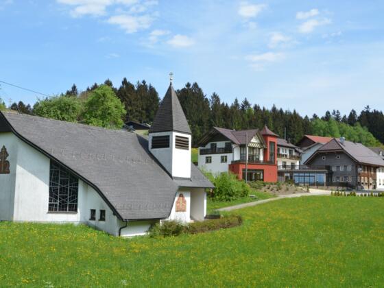 Maria Bründl im Winter Außenansicht